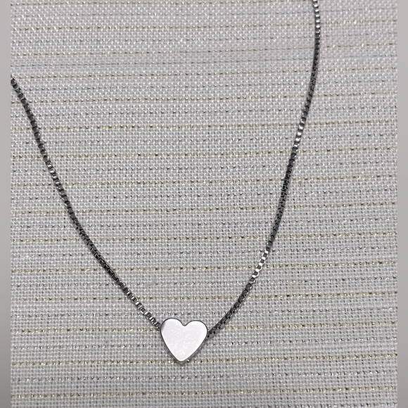 Jewelry - 🎉 Dainty Heart Necklace